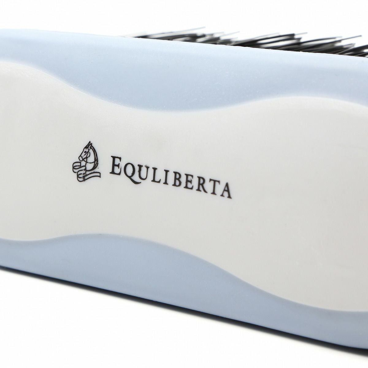 EQULIBERTA ハード馬体ブラシ （ダンディブラシ・根ブラシ）|JODHPURS