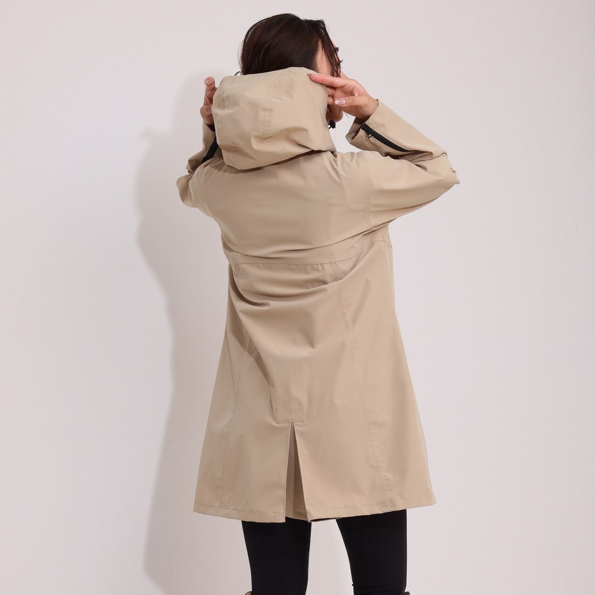 EQULIBERTA スリムフィット レインコート ユニセックス|JODHPURS